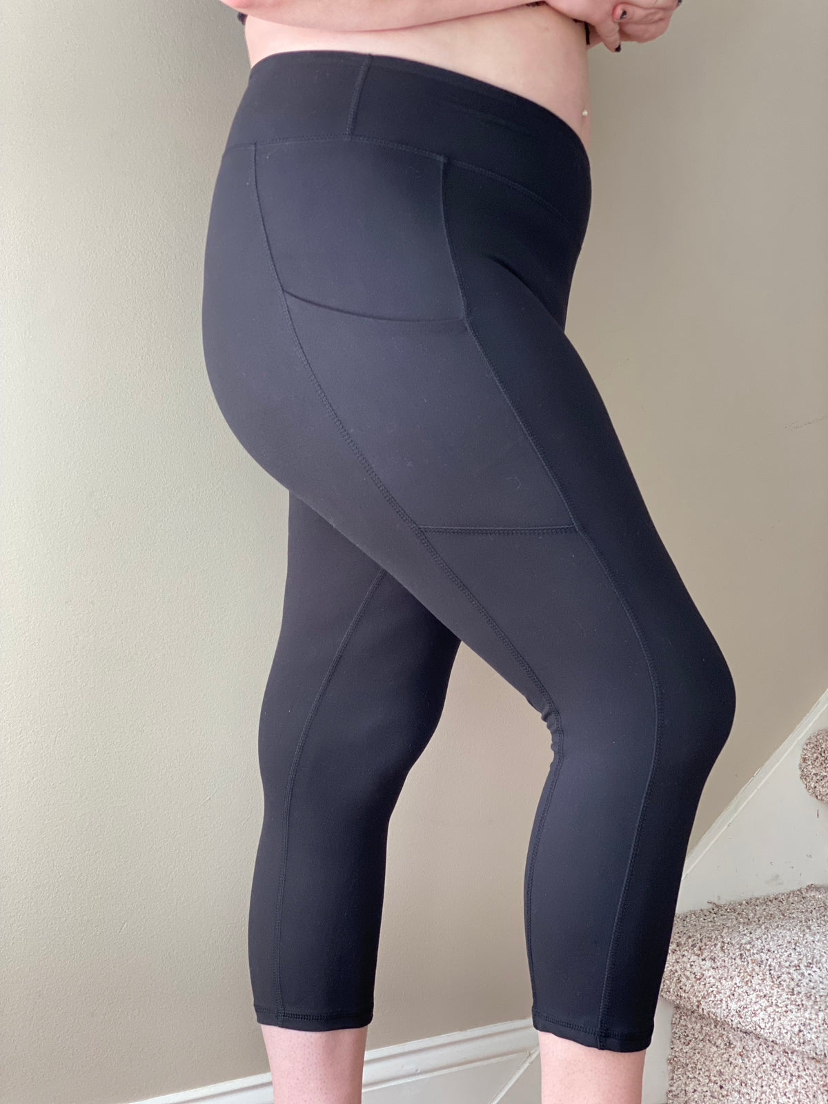 Pocketed Capri Length Yoga Leggings – Noori Boutique